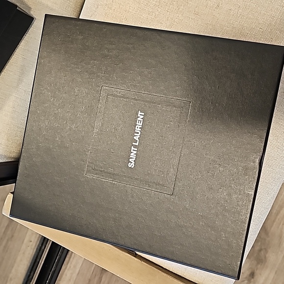 YSL Patent Heels - Picture 2 of 10